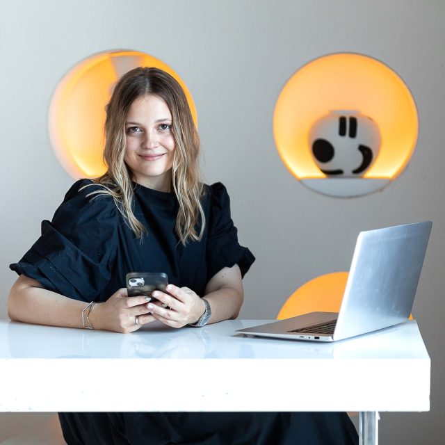 https://best-architects.ru/wp-content/uploads/2025/07/dizajner-anna-jekonomova-640x640.jpg?v=1751911693